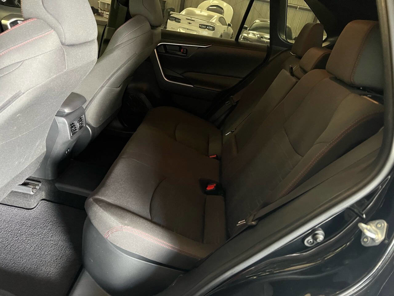 Used 2021 Toyota RAV4 SE AWD/4WD image 9