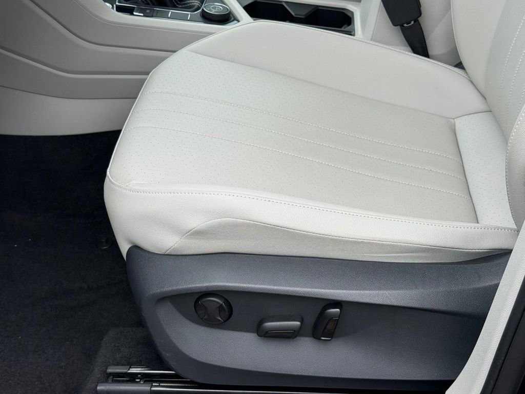 Certified 2023 Volkswagen Tiguan SE AWD/4WD image 23