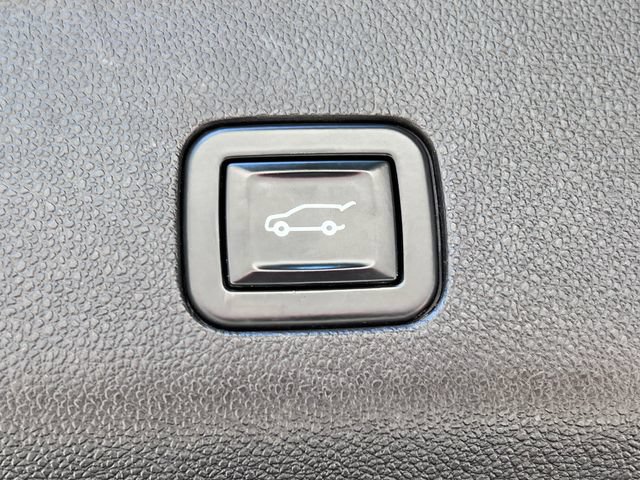 Used 2021 GMC Yukon Denali w/ Denali Premium Package AWD/4WD image 40
