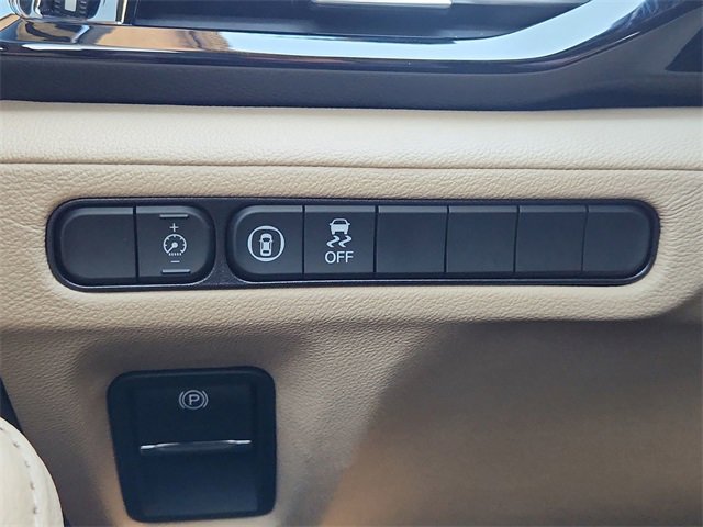 Used 2025 Acura MDX SH-AWD image 17