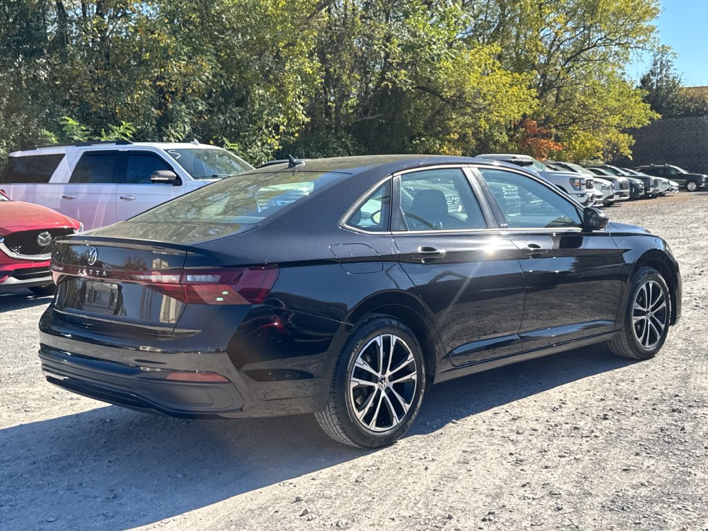 Used 2025 Volkswagen Jetta Sport FWD image 6