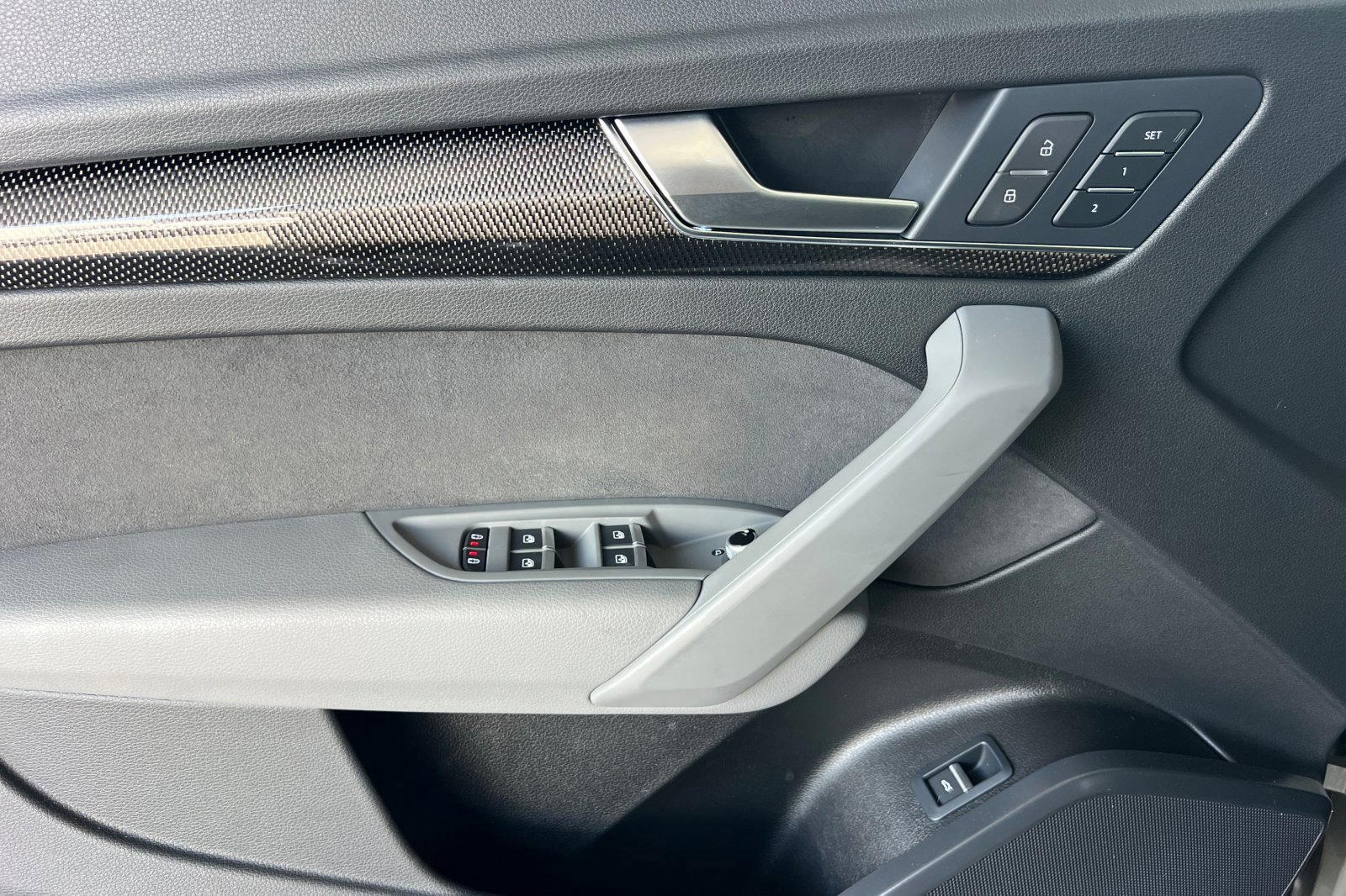 Used 2022 Audi SQ5 Premium w/ Convenience Package image 11