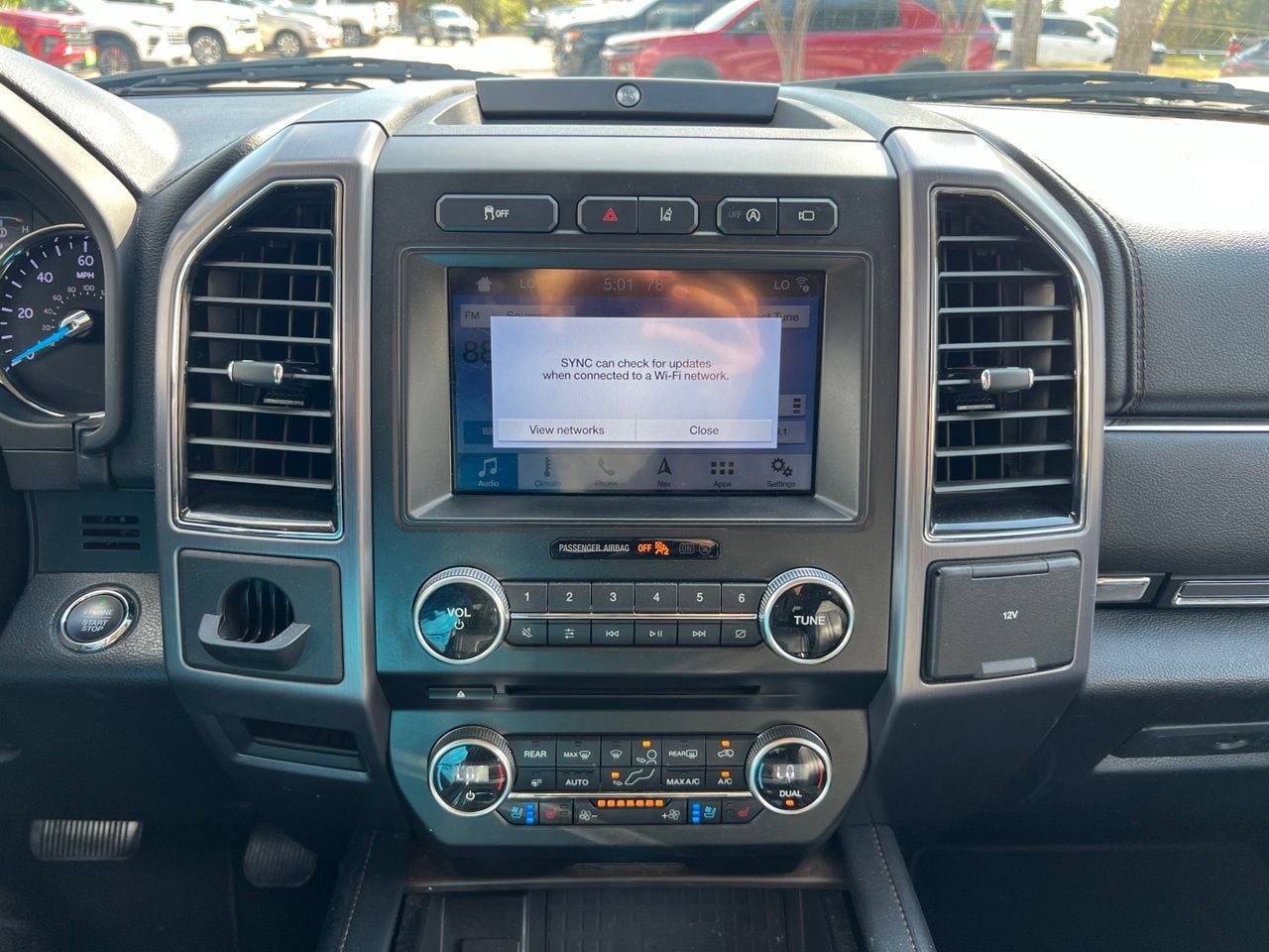 Used 2018 Ford Expedition Max Platinum RWD image 18