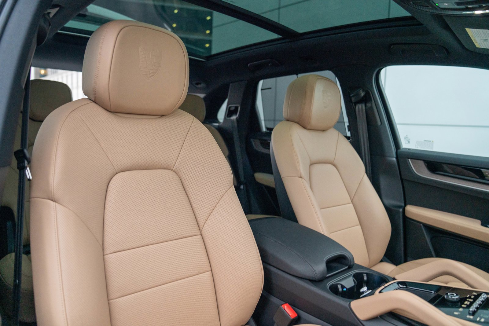 Certified 2026 Porsche Cayenne AWD/4WD image 26