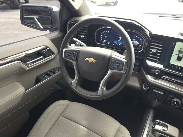 Used 2025 Chevrolet Silverado 1500 LTZ AWD/4WD image 39