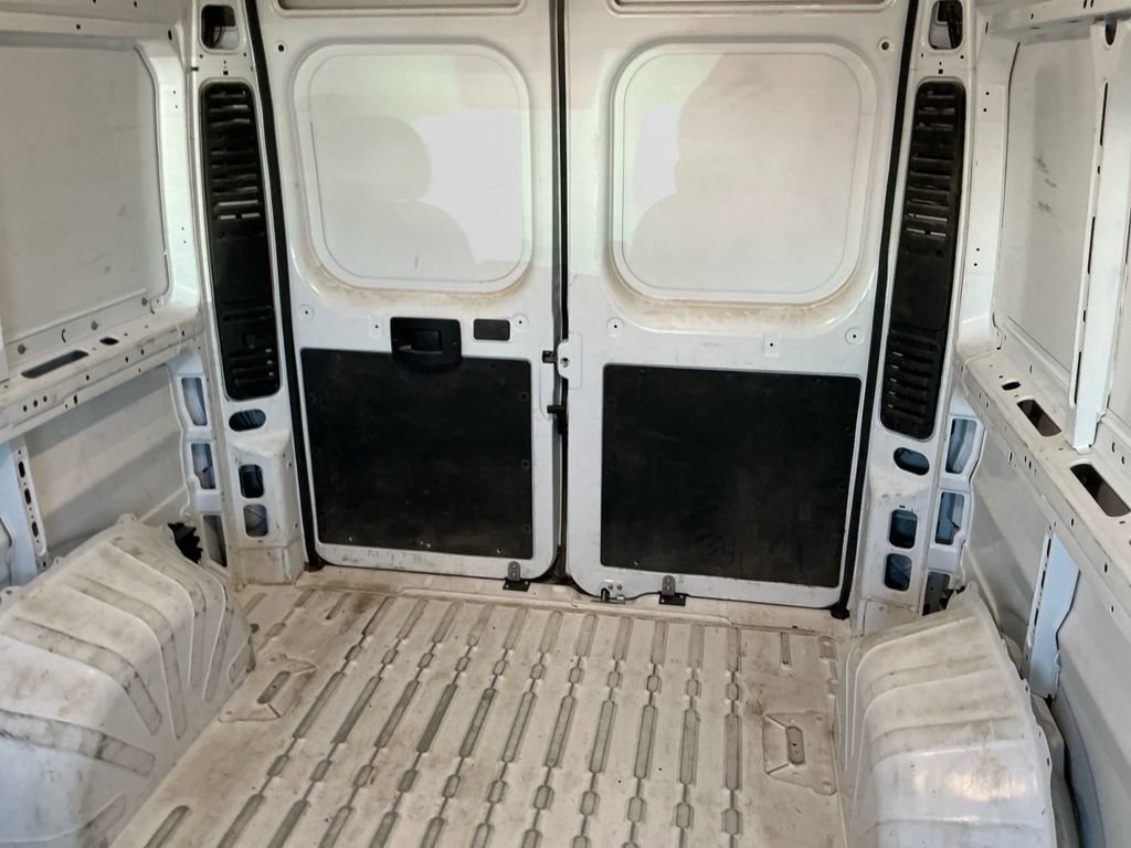 Used 2025 RAM ProMaster 2500 w/ Convenience Group FWD image 13