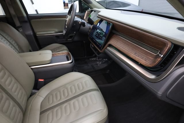 Used 2023 Rivian R1S Adventure AWD/4WD image 70