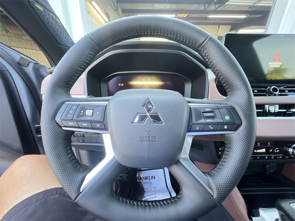 New 2025 Mitsubishi Outlander SEL image 14