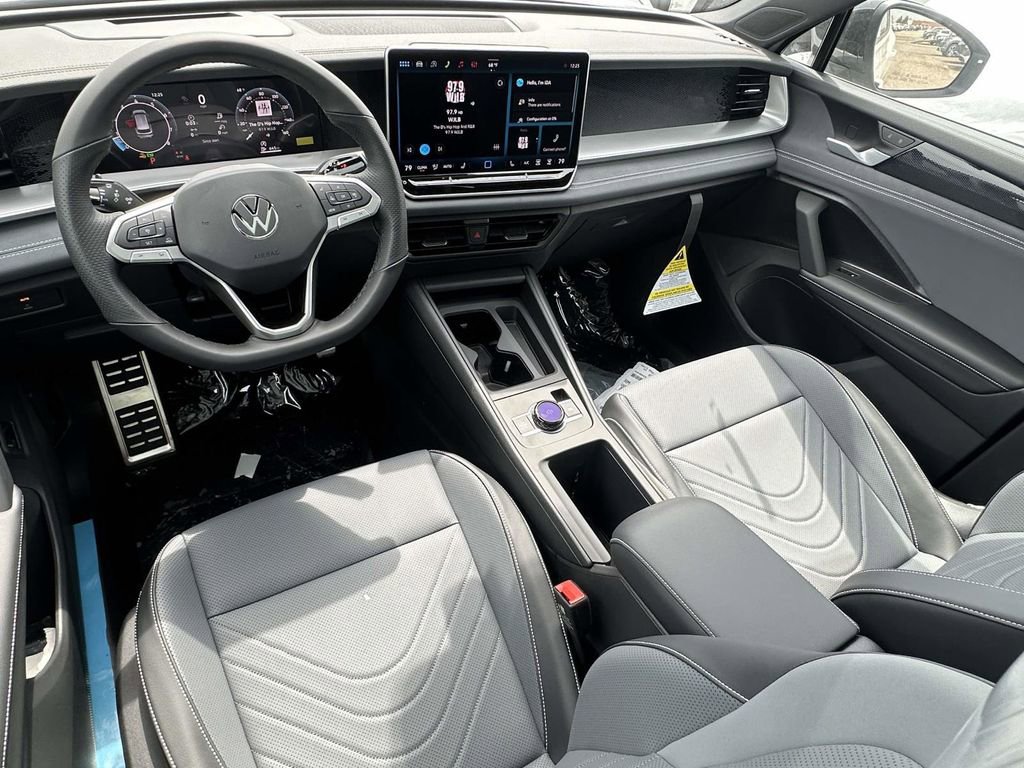 New 2026 Volkswagen Tiguan SE R-Line FWD image 11
