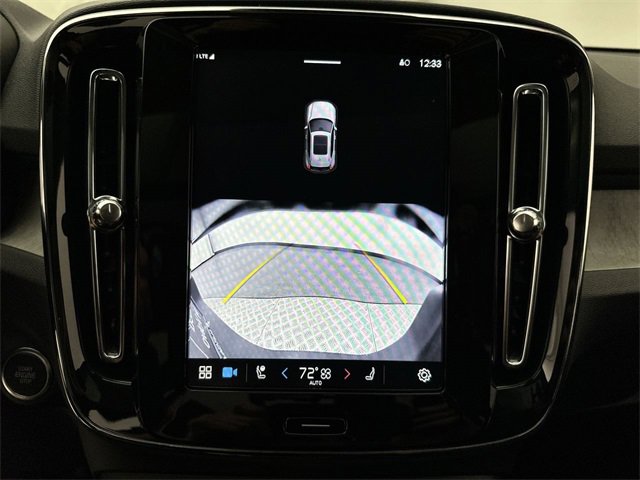 Certified 2025 Volvo XC40 B5 Core image 17