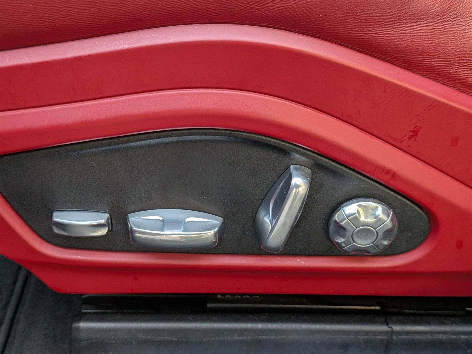 Used 2018 Porsche Panamera image 16