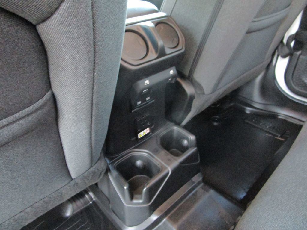 Used 2024 Jeep Gladiator Willys image 24