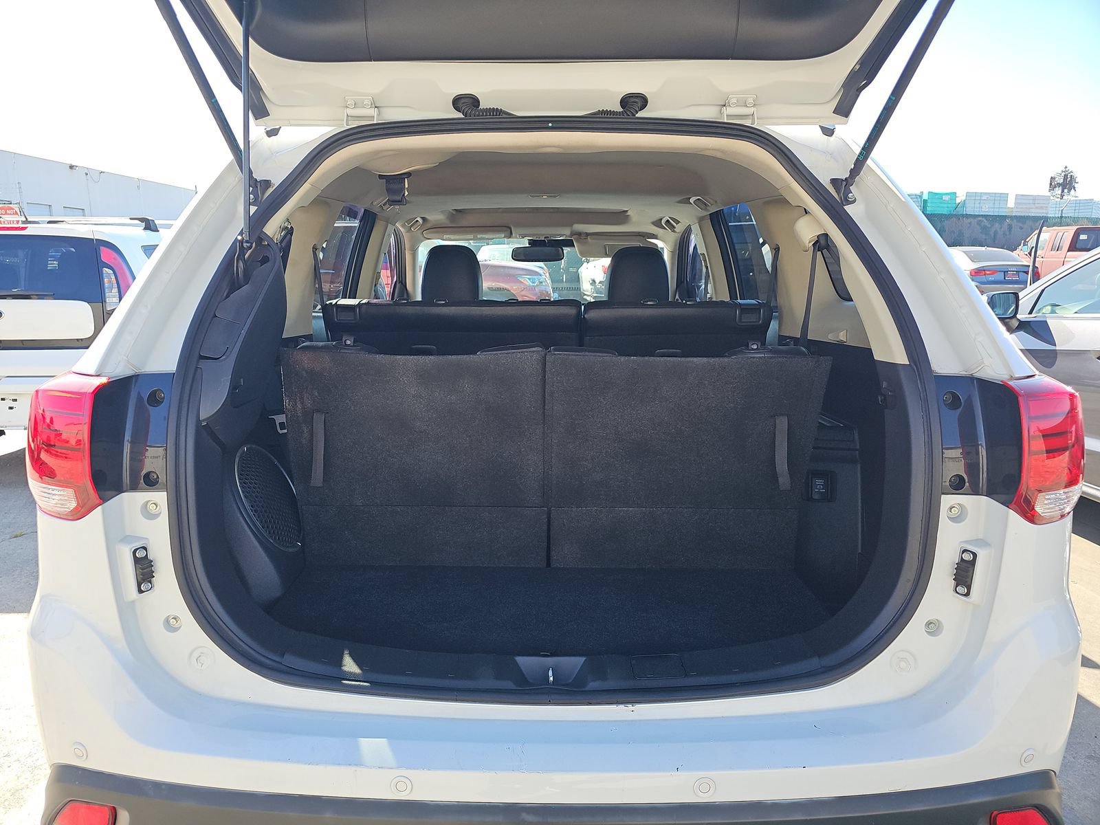 Used 2017 Mitsubishi Outlander GT AWD/4WD image 7