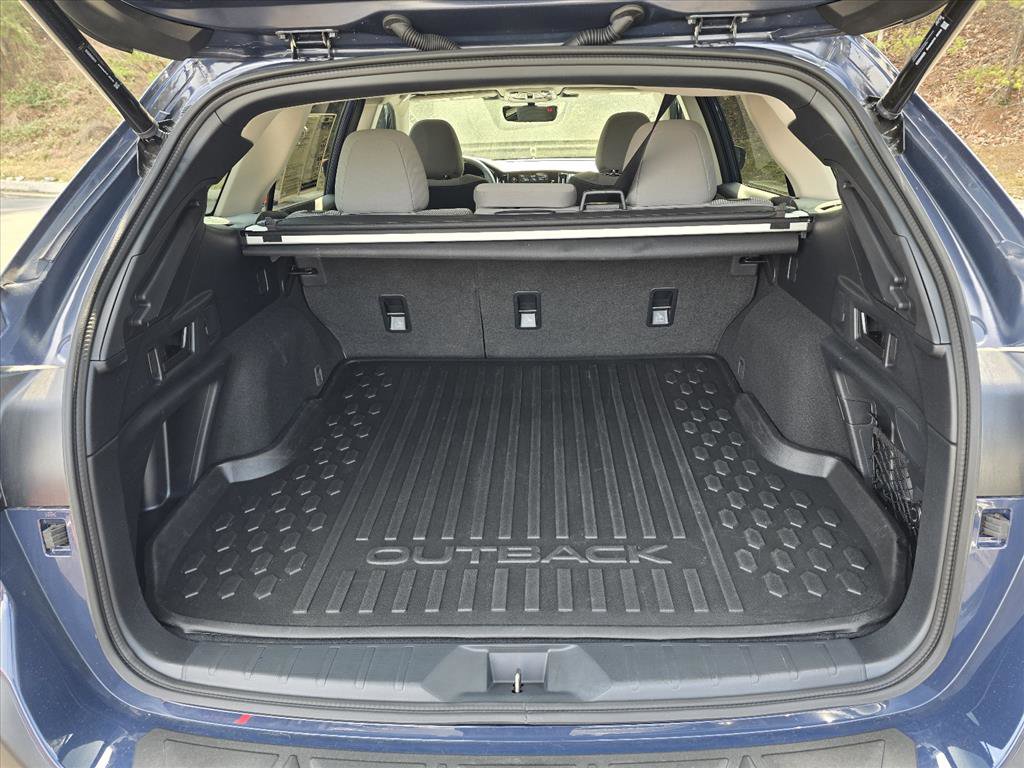 Used 2025 Subaru Outback Premium w/ Popular Package #1A image 25