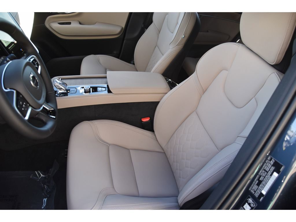 New 2026 Volvo XC90 B6 Plus w/ Protection Package Premier image 13