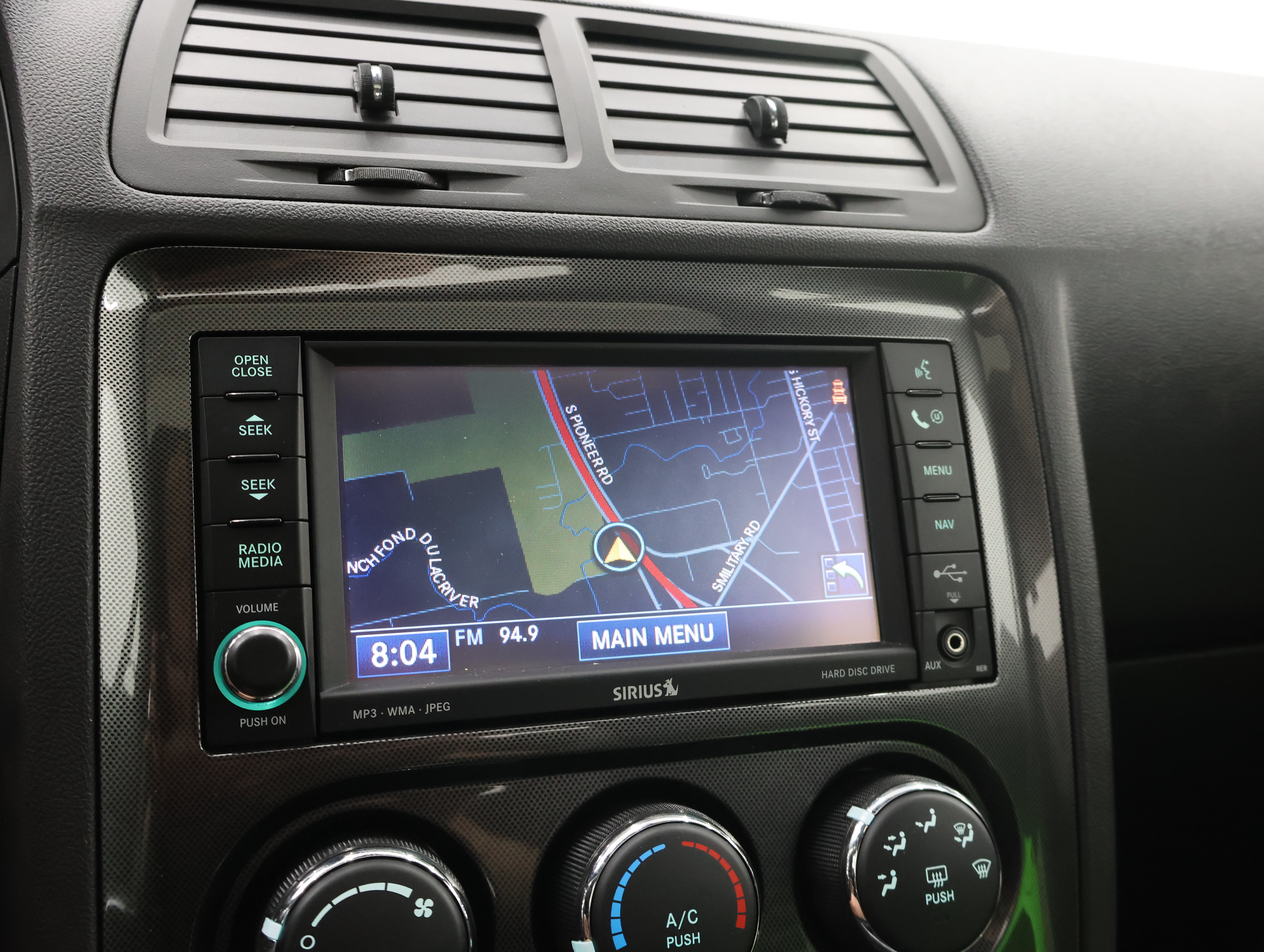 Used 2010 Dodge Challenger R/T RWD image 9