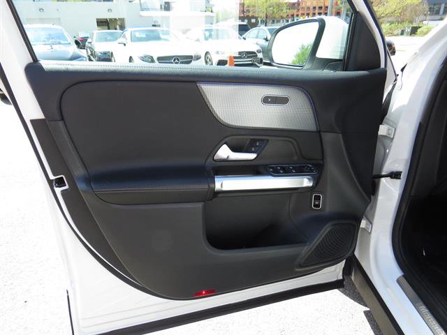 Used 2022 Mercedes-Benz GLB 250 4MATIC w/ Premium Package Lite image 12