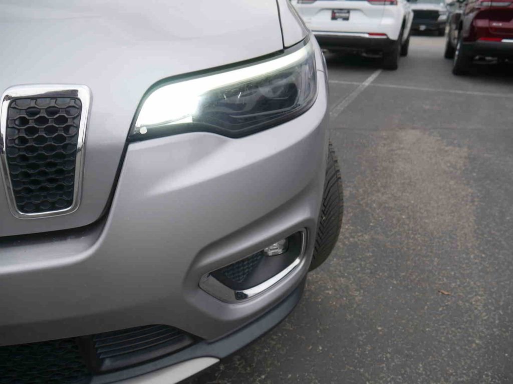 Used 2019 Jeep Cherokee Limited image 23
