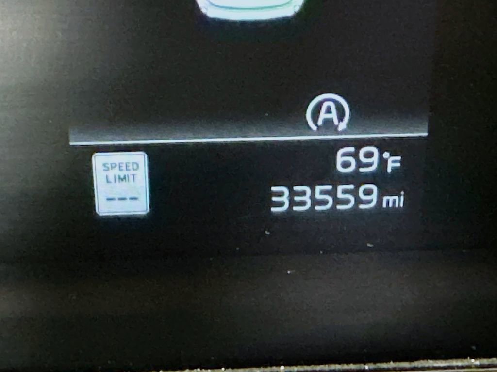 Used 2023 Kia Telluride EX w/ EX Captain's Chair Package image 35