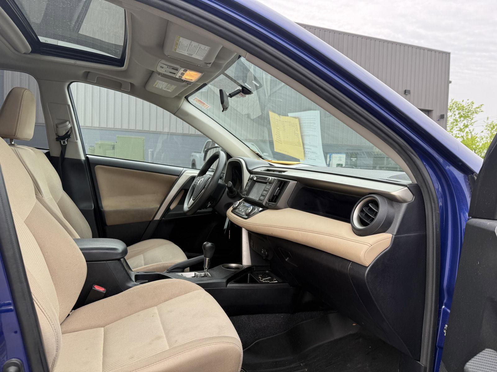 Used 2015 Toyota RAV4 XLE AWD/4WD image 12