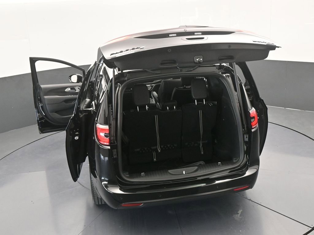 Used 2024 Chrysler Pacifica Limited w/ S Appearance Package image 77