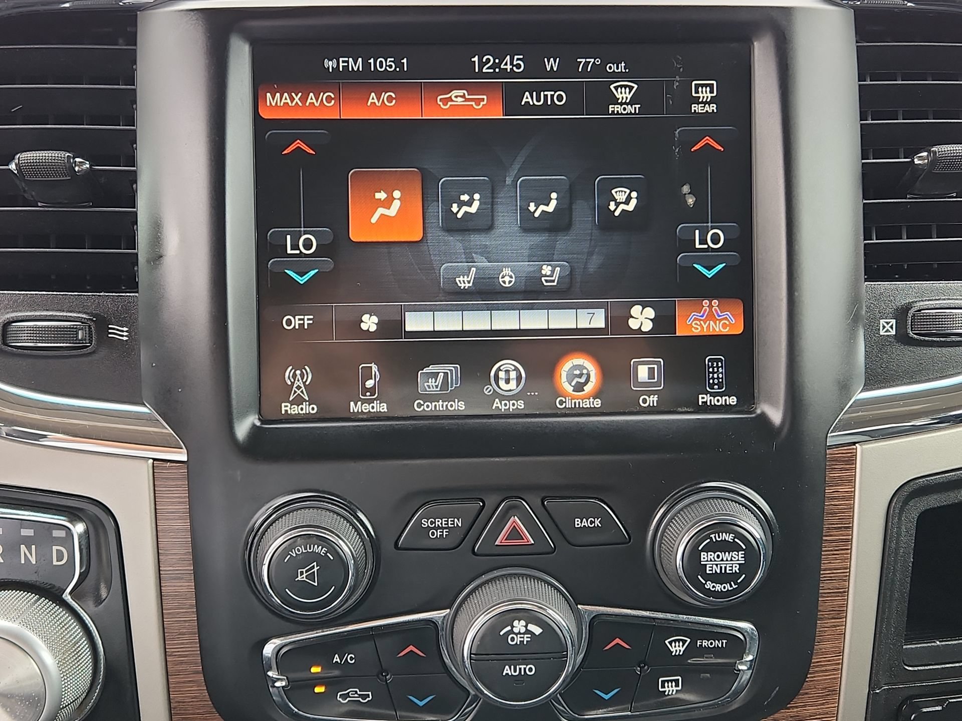 Used 2017 RAM 1500 Laramie AWD/4WD image 16