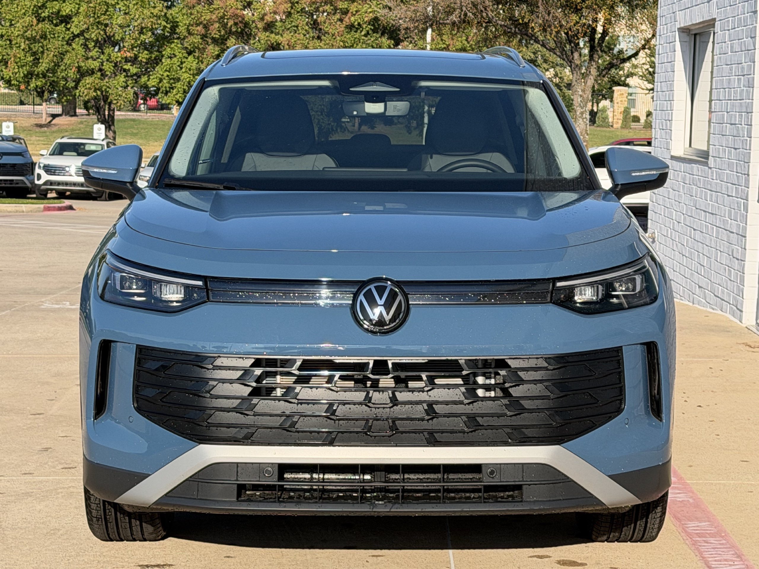 New 2026 Volkswagen Tiguan SE FWD image 9