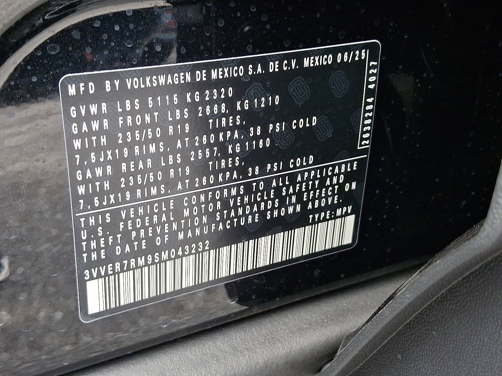 New 2025 Volkswagen Tiguan SE image 12