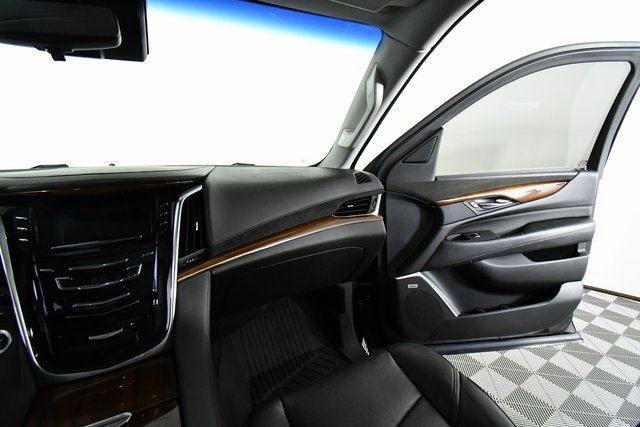 Used 2019 Cadillac Escalade ESV Premium Luxury image 13
