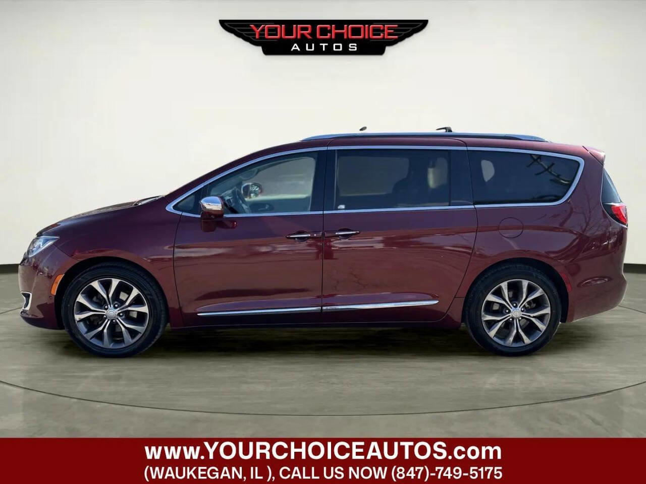 Used 2017 Chrysler Pacifica Limited w/ UConnect Theater Package image 2