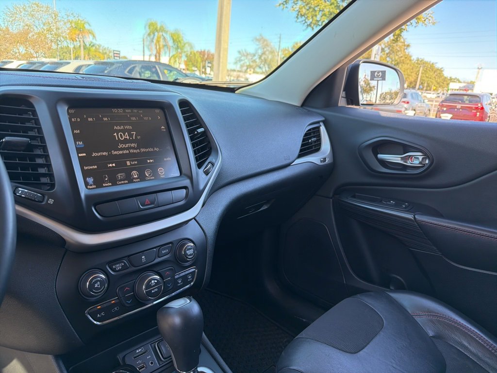 Used 2015 Jeep Cherokee Trailhawk w/ Comfort/Convenience Group image 24