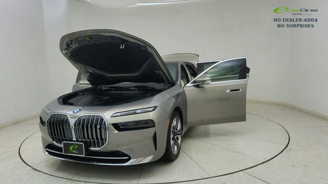 Used 2024 BMW i7 xDrive60 image 76