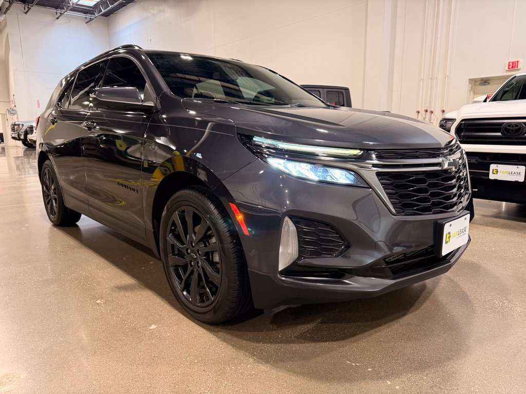 Used 2022 Chevrolet Equinox RS w/ RS Leather Package FWD image 3