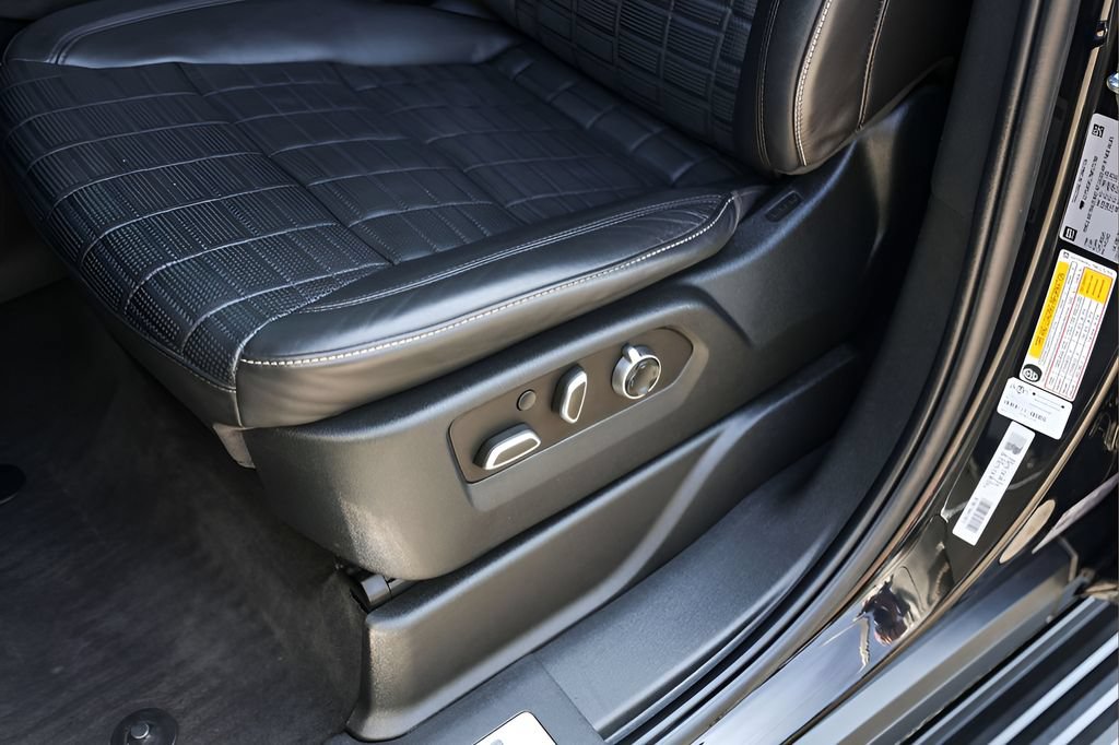 Used 2022 Cadillac Escalade Sport Platinum AWD/4WD image 8