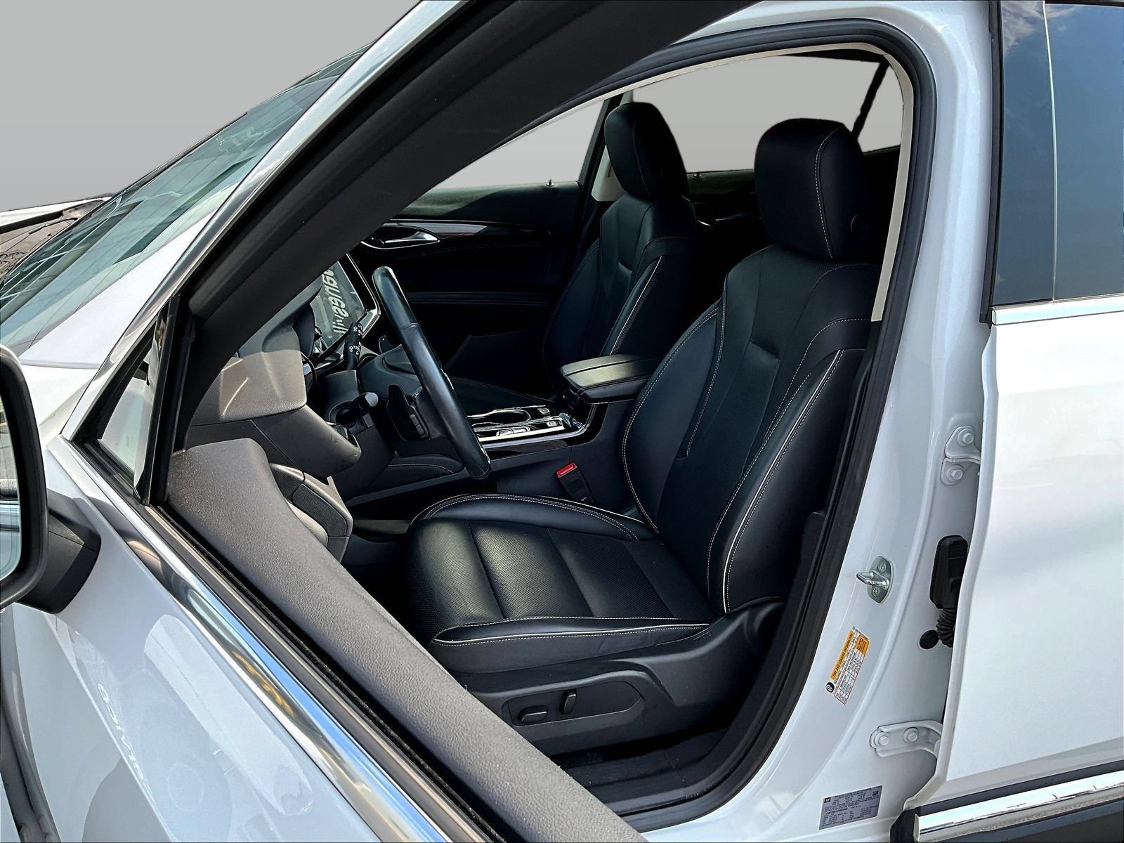 Used 2023 Buick Envision Essence FWD image 24