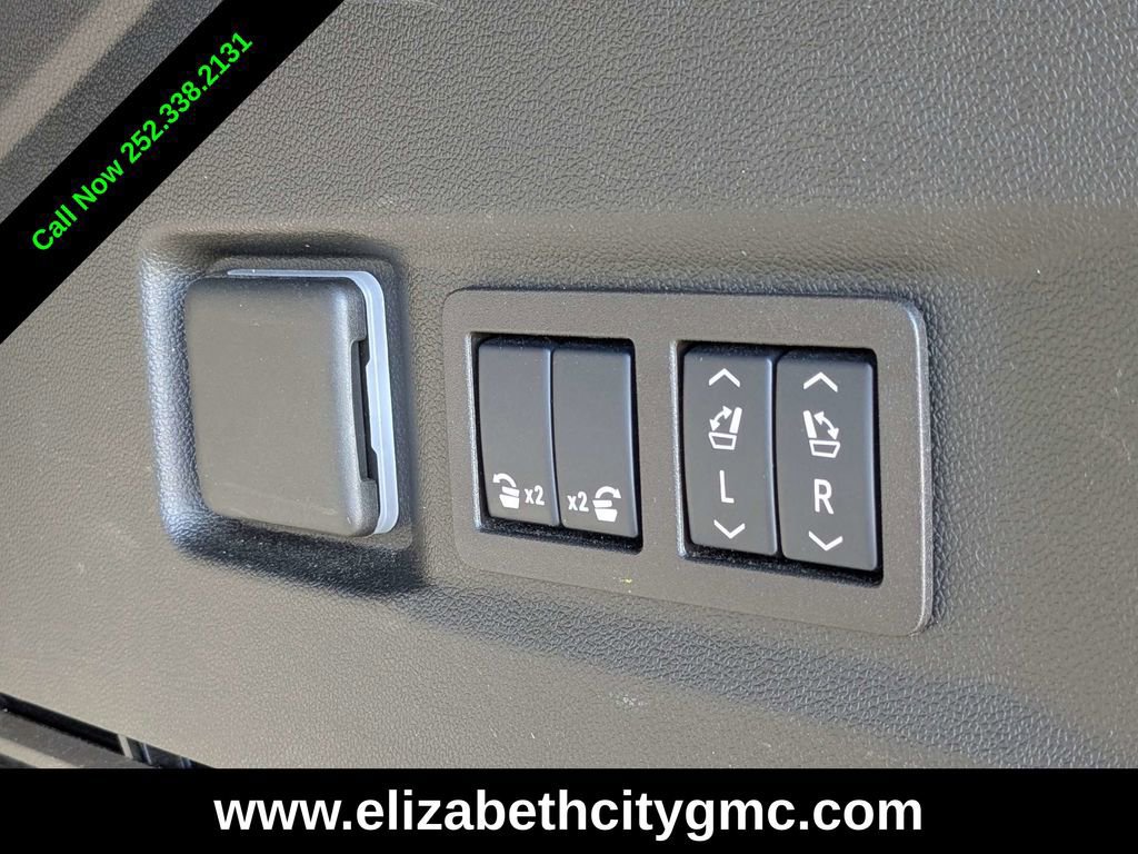 Used 2025 GMC Yukon Denali image 16