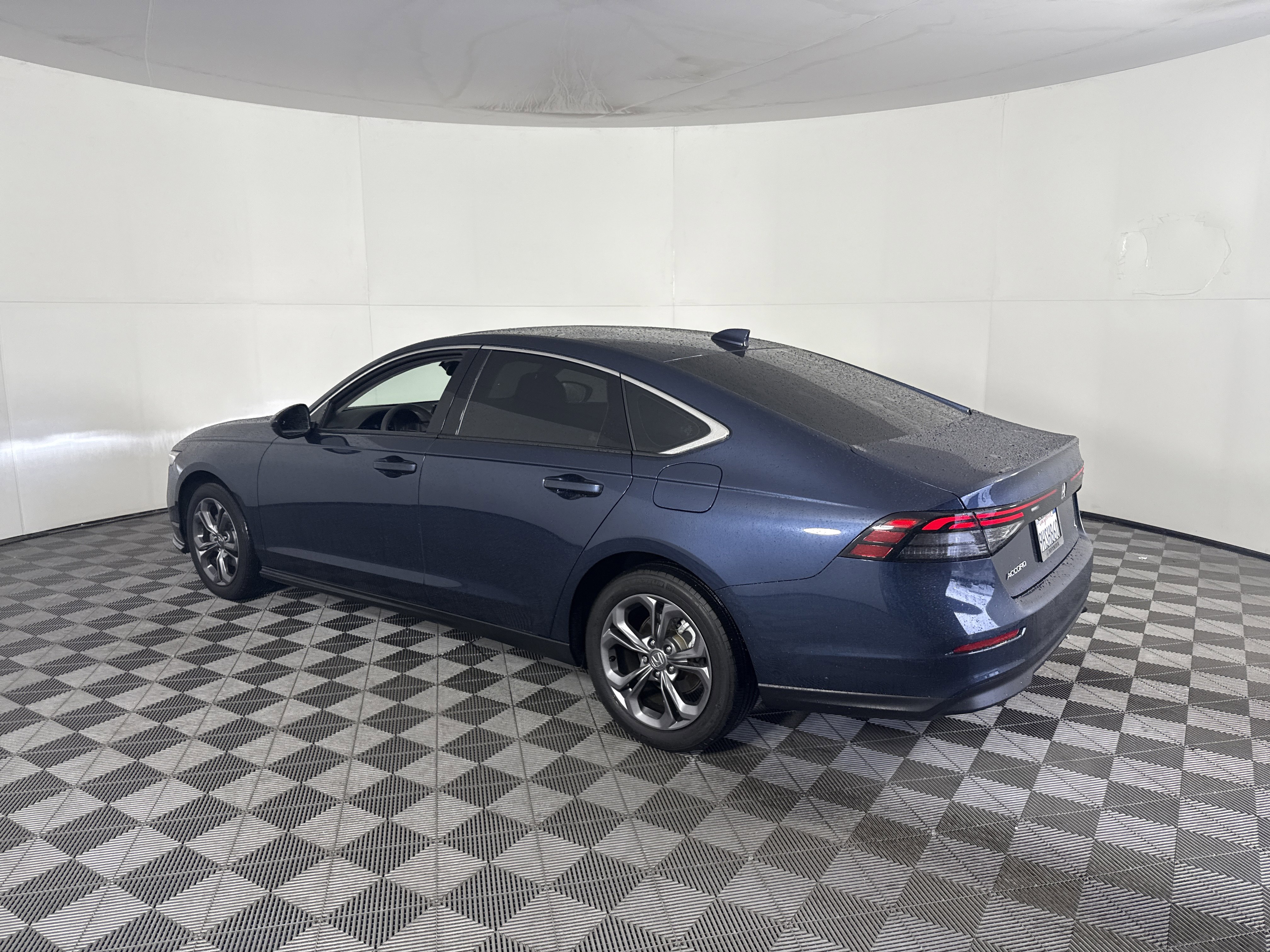 Certified 2023 Honda Accord EX image 6