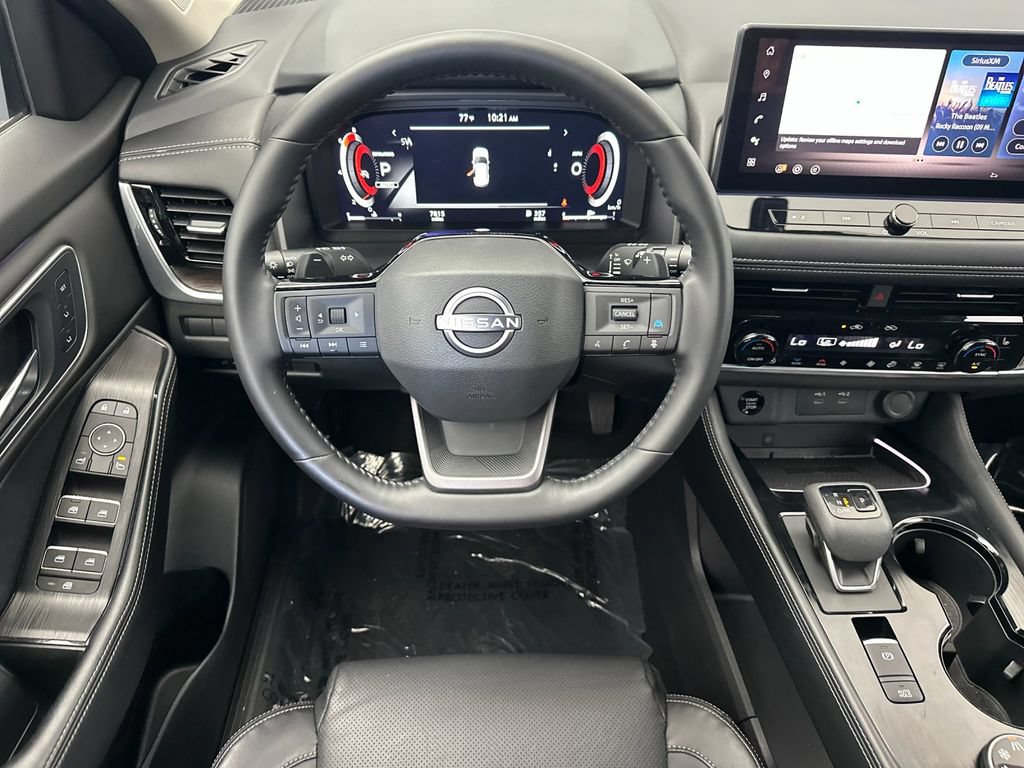 Used 2025 Nissan Rogue Platinum w/ Platinum Premium Package AWD/4WD image 13