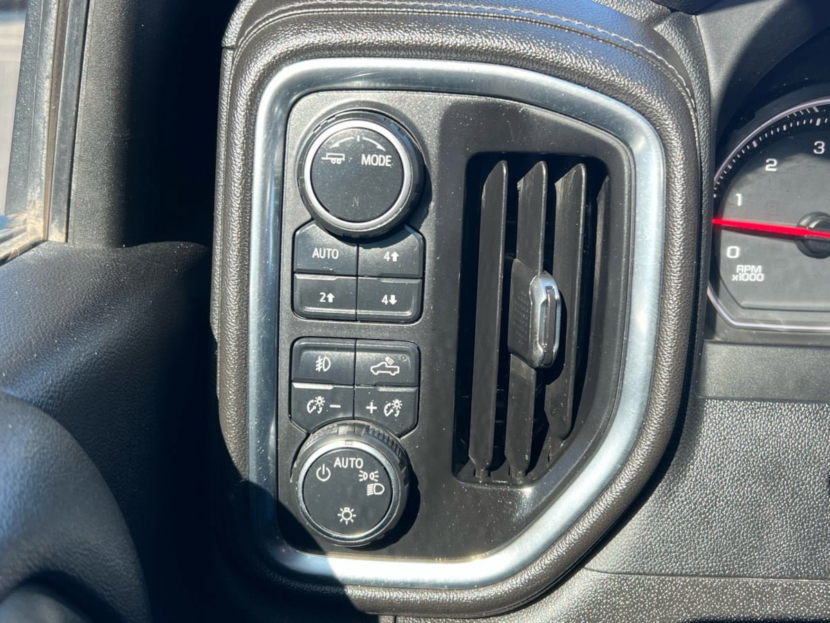 Used 2022 Chevrolet Silverado 3500 LT w/ Convenience Package AWD/4WD image 30