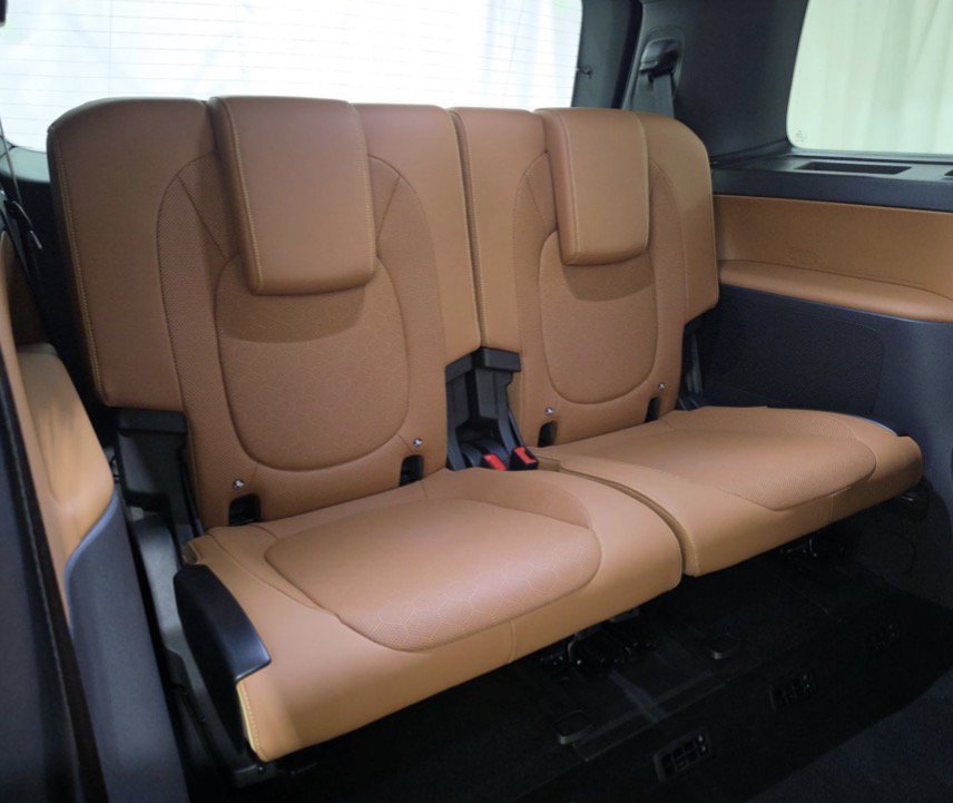 Used 2025 Volkswagen ID. Buzz Pro S Plus AWD/4WD image 14