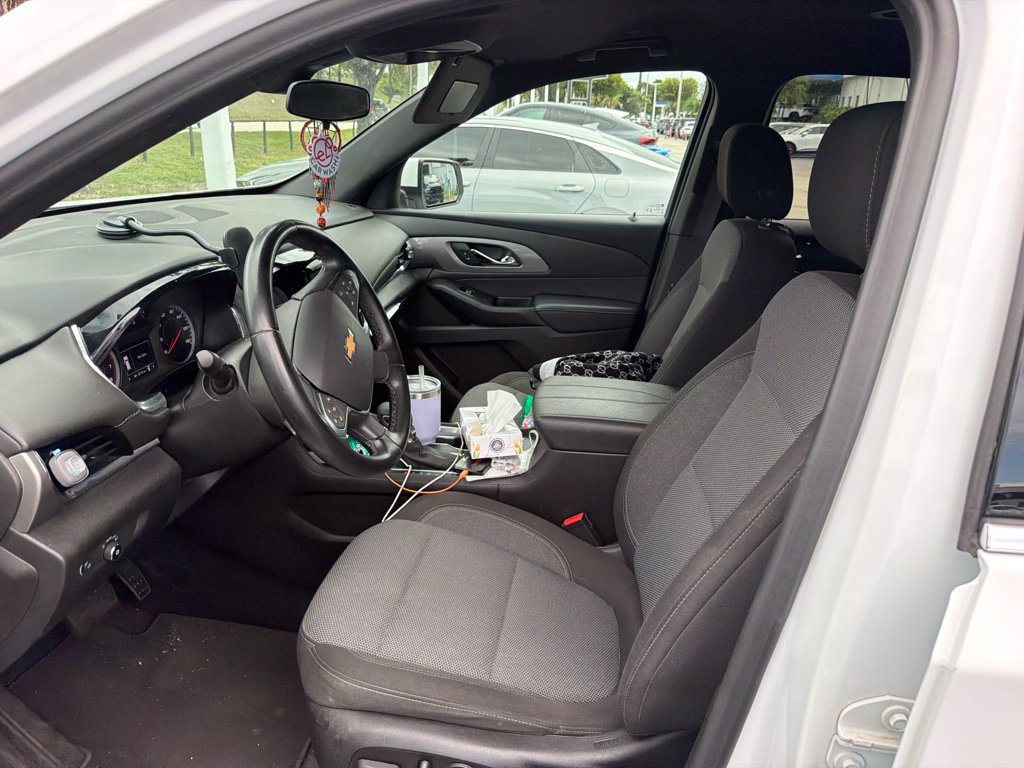 Used 2023 Chevrolet Traverse LT FWD image 8