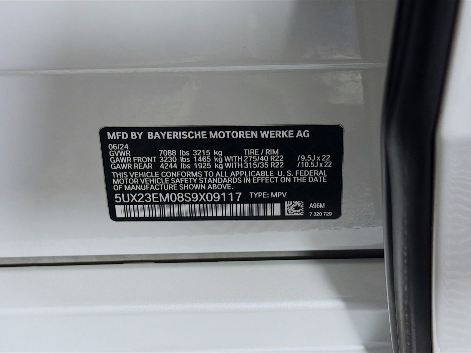 Used 2025 BMW X7 xDrive40i w/ Executive Package image 37