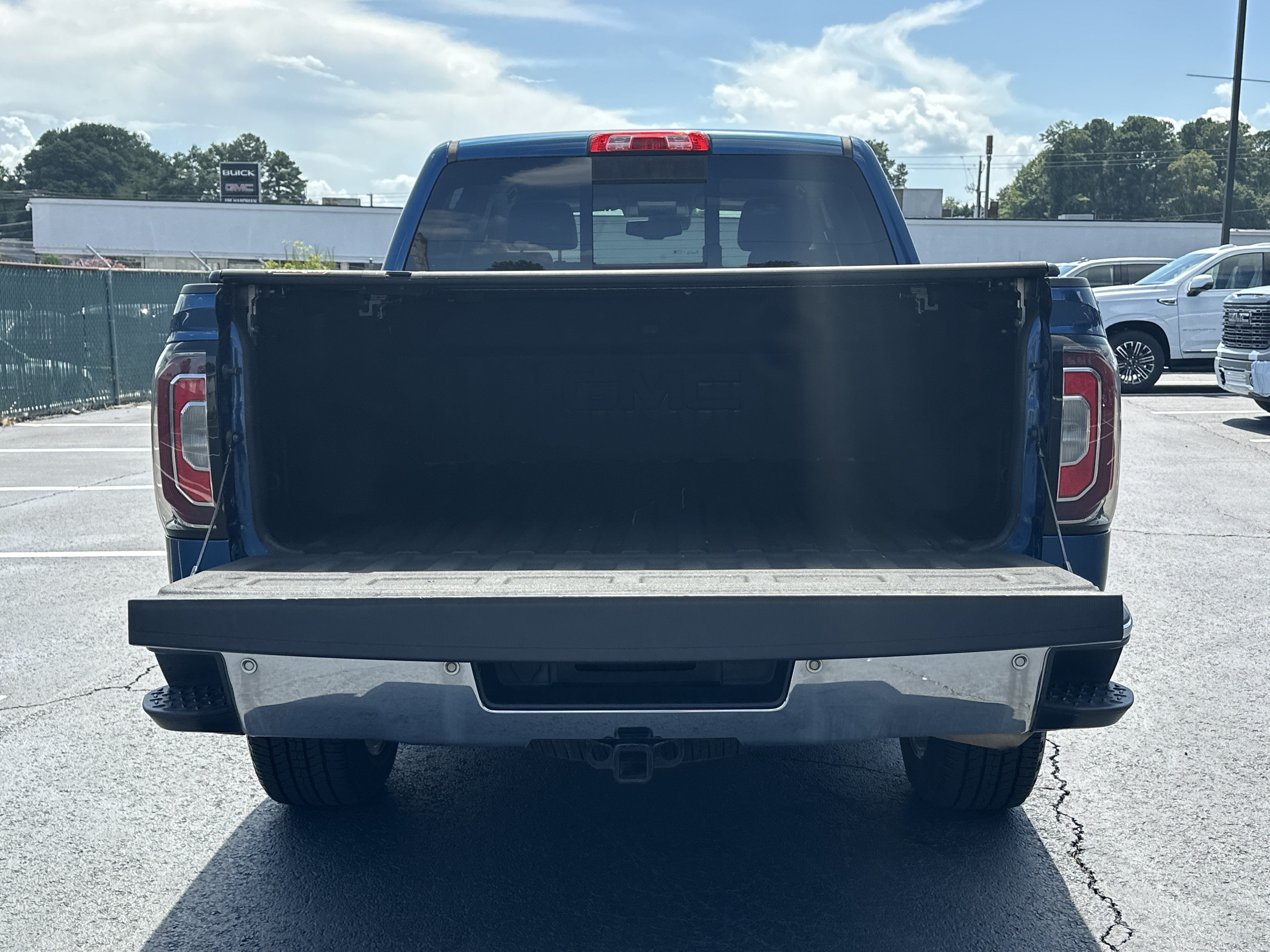 Used 2017 GMC Sierra 1500 SLT AWD/4WD image 14
