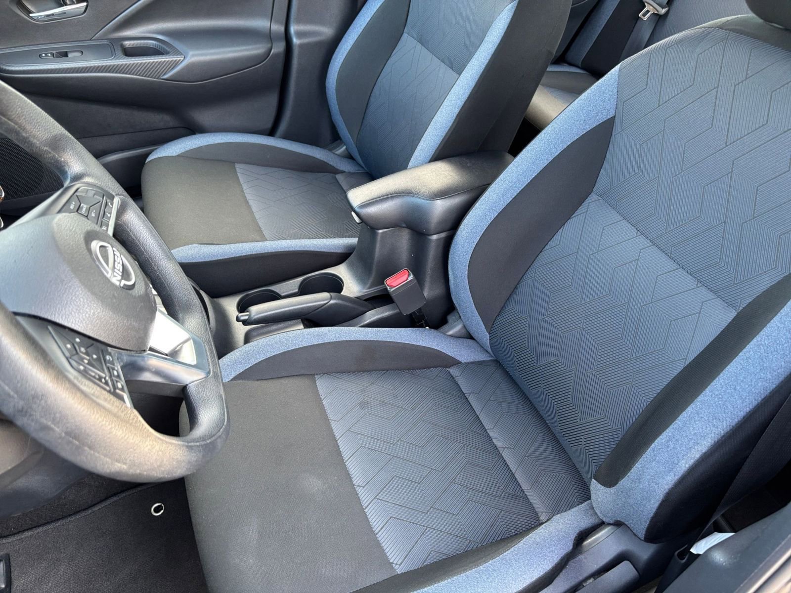 Used 2025 Nissan Versa SV image 36