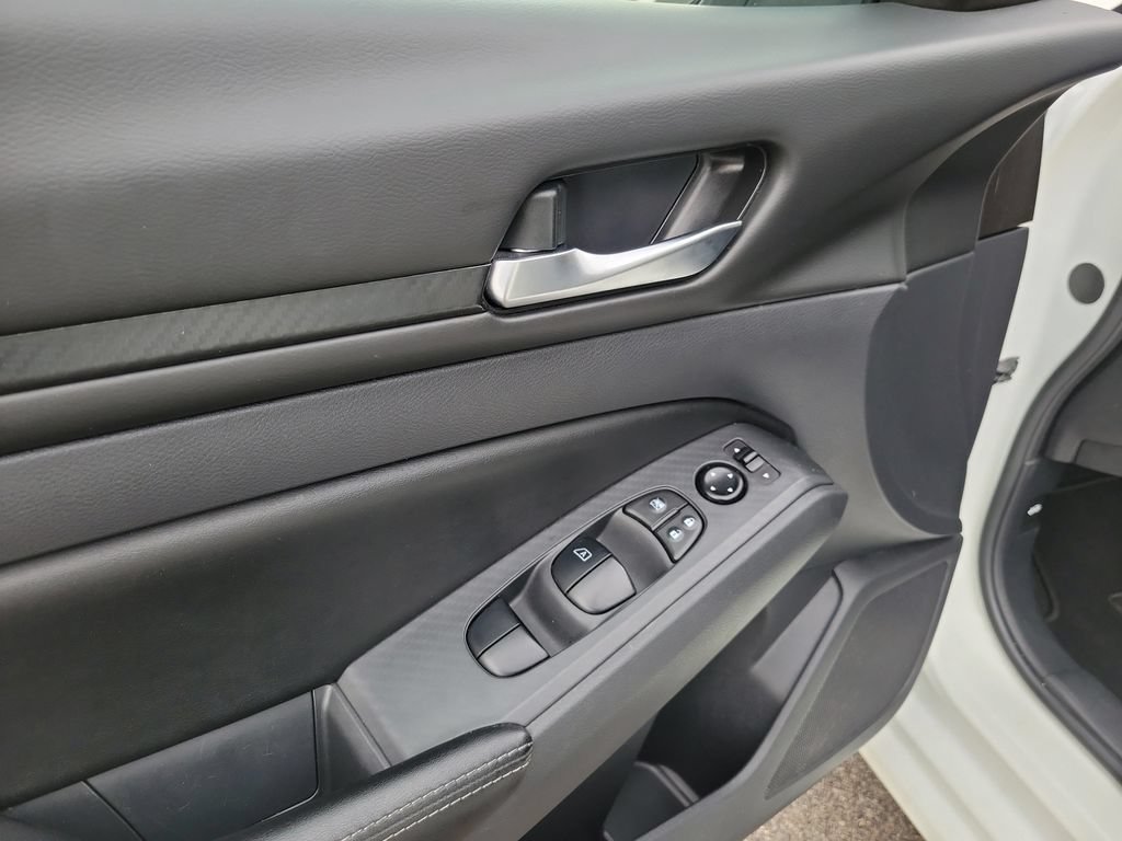 Used 2025 Nissan Altima 2.5 SV FWD image 23