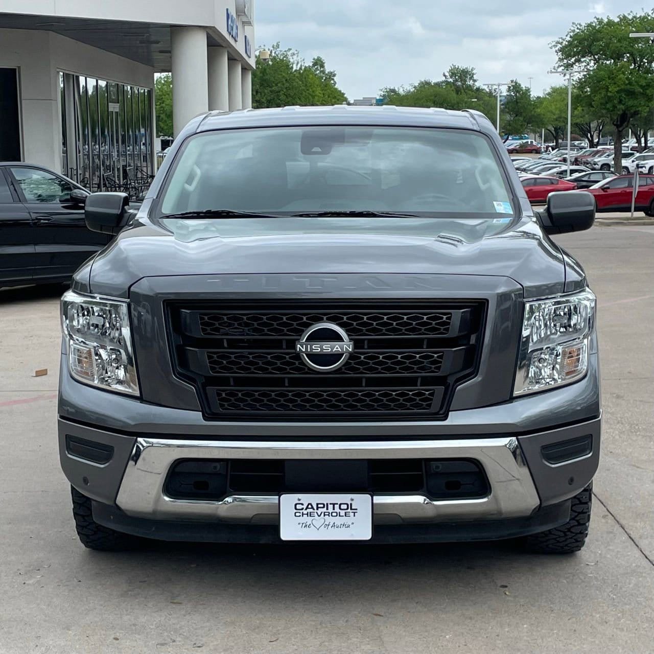 Used 2024 Nissan Titan SV w/ SV Convenience Package image 7