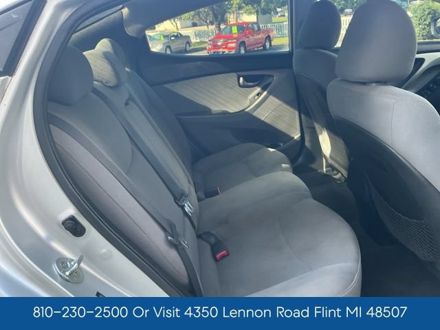 Used 2015 Hyundai Elantra SE FWD image 30
