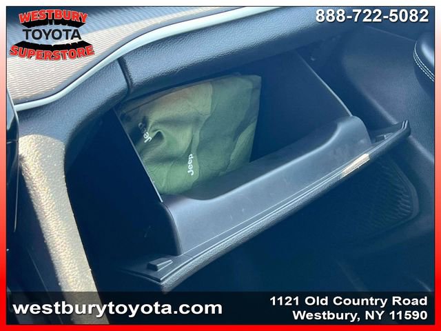 Used 2024 Jeep Grand Cherokee L Laredo AWD/4WD image 30