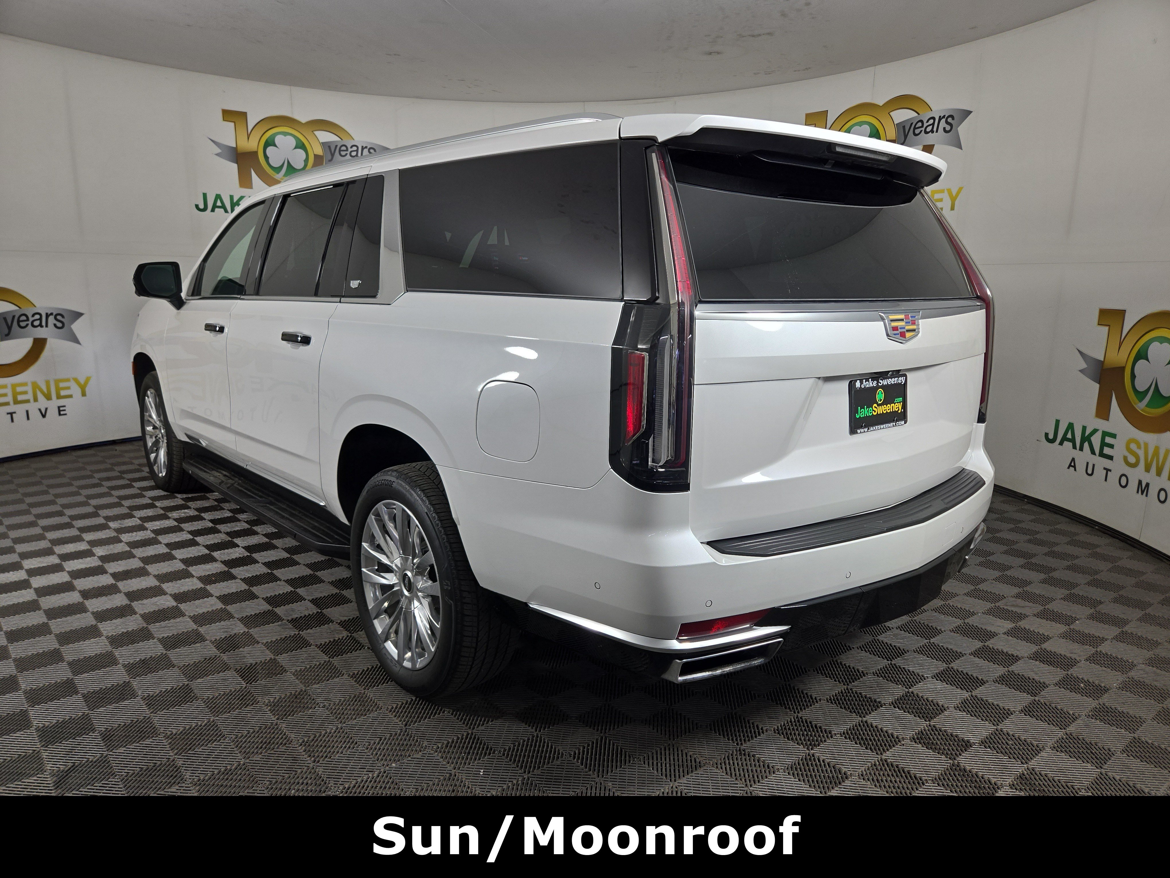 Used 2023 Cadillac Escalade ESV Premium Luxury w/ LPO, Floor Liner Package AWD/4WD image 6