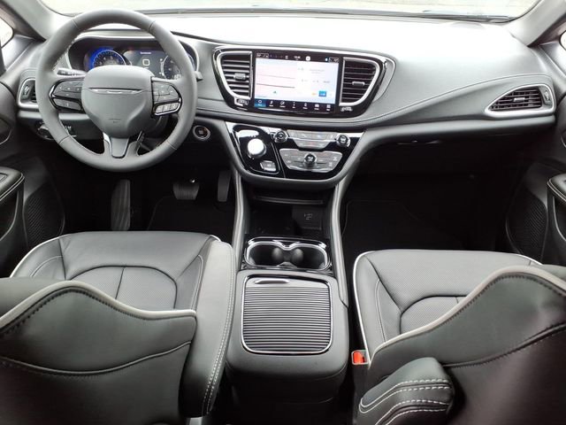 New 2027 Chrysler Pacifica Limited FWD image 27